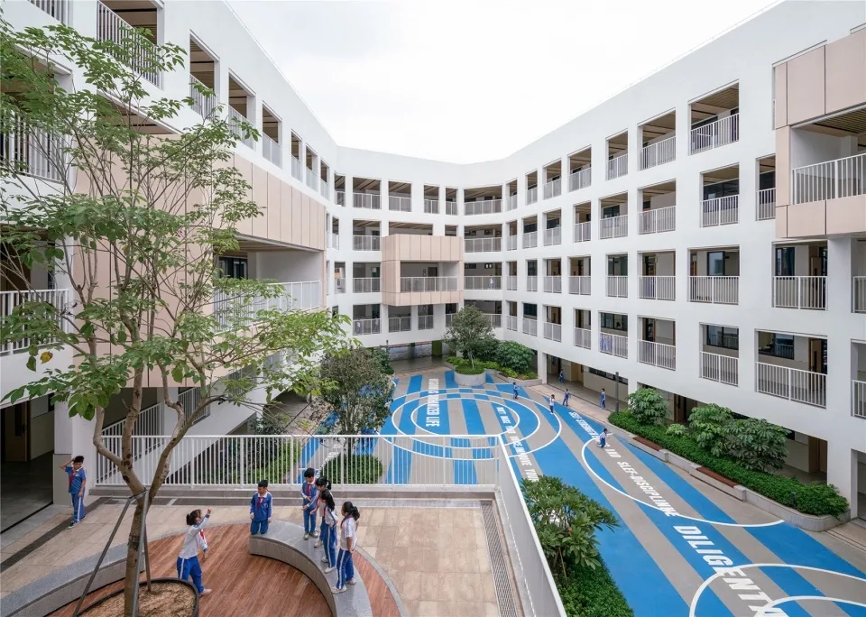 图片[8]-拥有抬升操场的校园（二十七）——环形秩序下的乐园式学校 - 深圳坪山区日新小学 申都设计集团有限公司深圳分公司 - 优集之狐-优集之狐