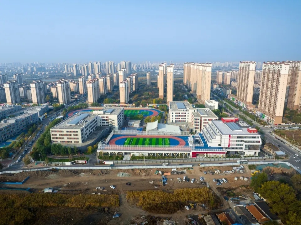 图片[2]-拥有抬升操场的校园（十二）——简单而温暖，集约而丰沛 - 长春力旺高中校园综合体 象外营造工作室 - 优集之狐-优集之狐