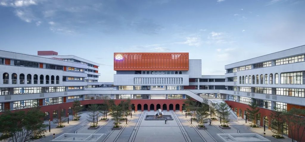 图片[2]-拥有抬升操场的校园（九）——以山体为核心的校园空间体系 - 台山市广旭实验学校 象外营造工作室 - 优集之狐-优集之狐