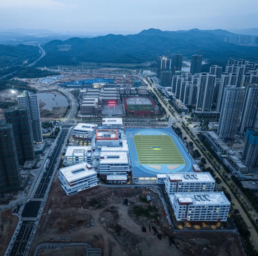 图片[4]-拥有抬升操场的校园（九）——以山体为核心的校园空间体系 - 台山市广旭实验学校 象外营造工作室 - 优集之狐-优集之狐