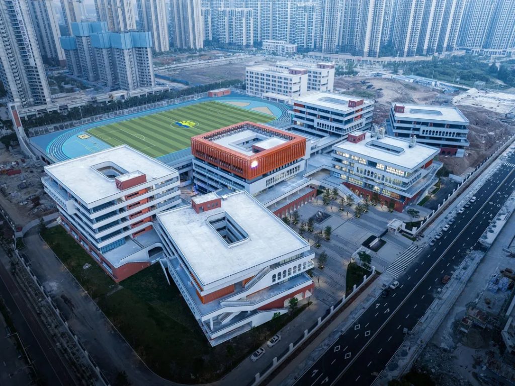 图片[5]-拥有抬升操场的校园（九）——以山体为核心的校园空间体系 - 台山市广旭实验学校 象外营造工作室 - 优集之狐-优集之狐