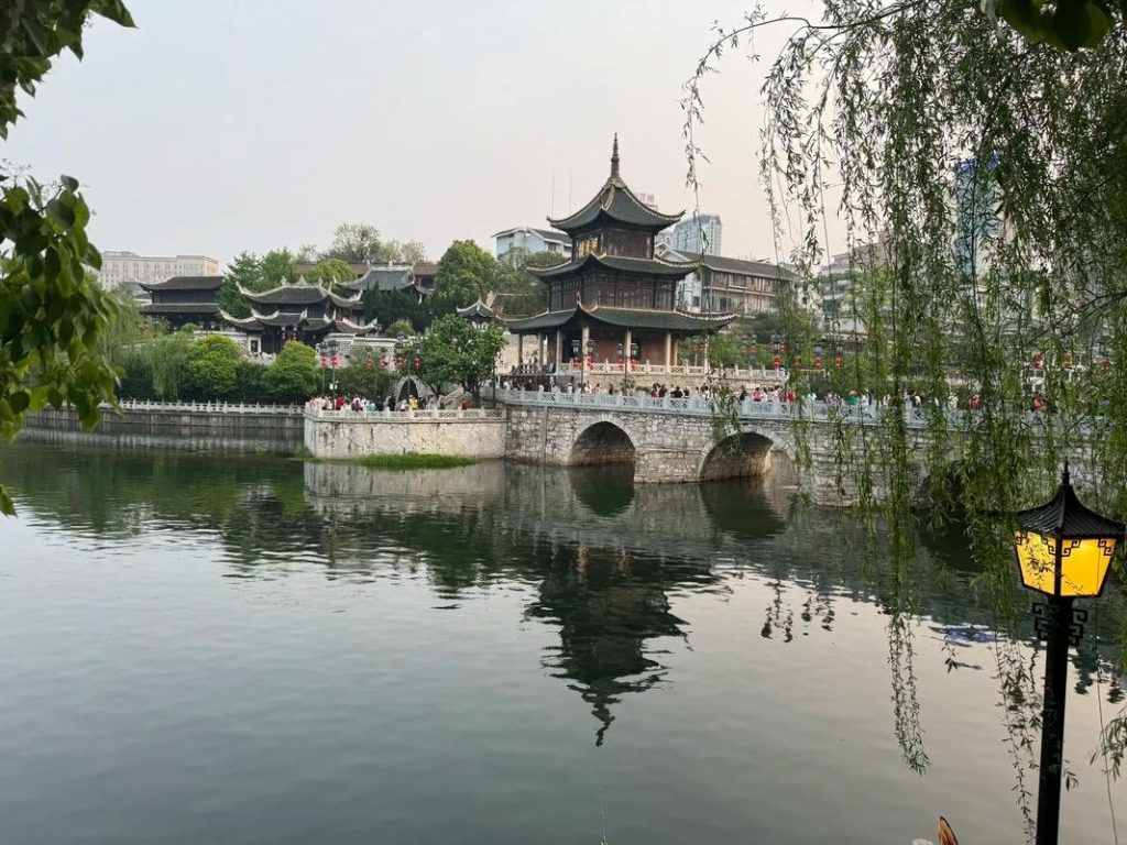 图片[5]-贵阳地标：甲秀楼 - 优集之狐-优集之狐