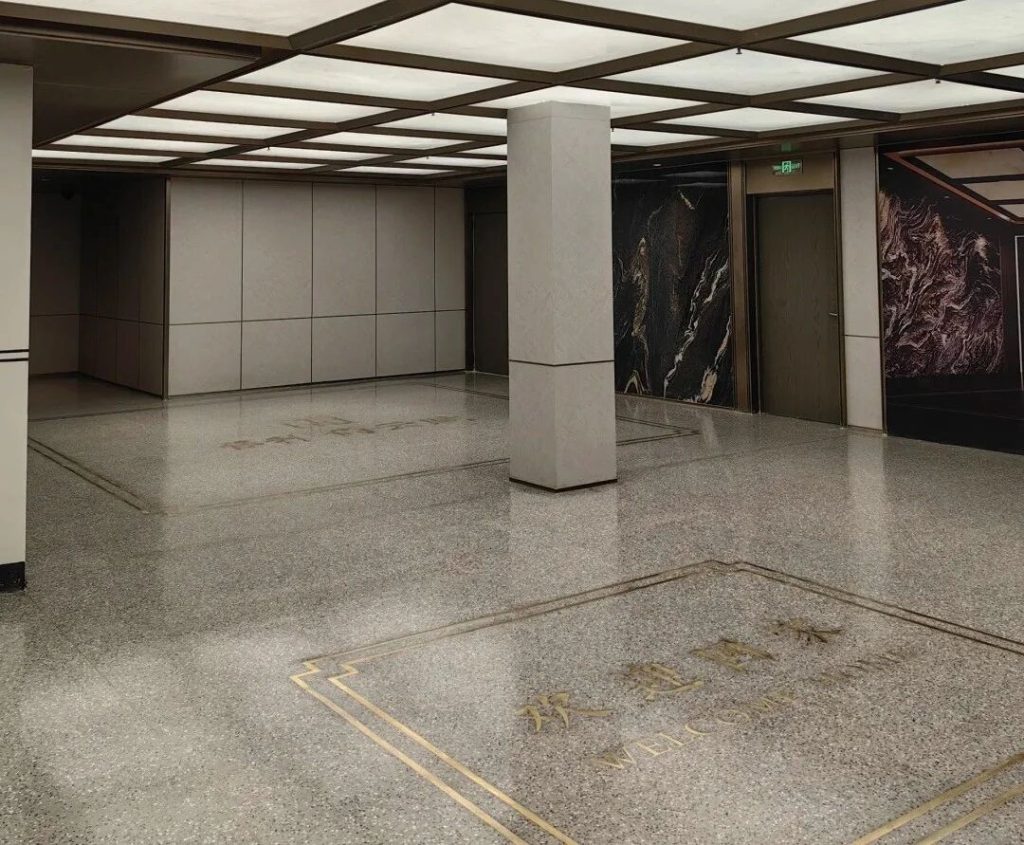 图片[2]-车库地坪终极指南：金钢砂、水磨石、无机磨石怎么选？ - 优集之狐-优集之狐